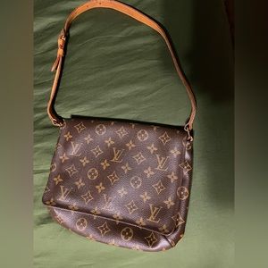 Louis Vuitton shoulder bag